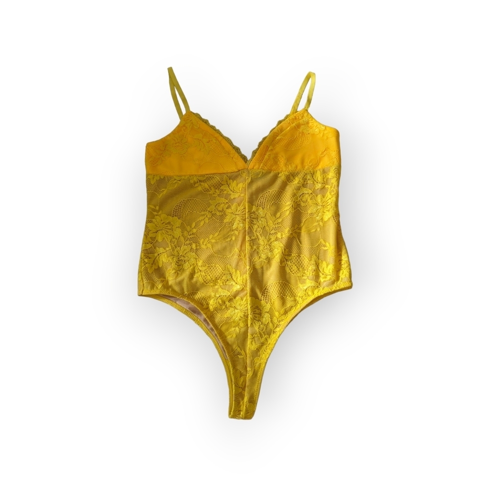 NBD Revolve Lace Bodysuit